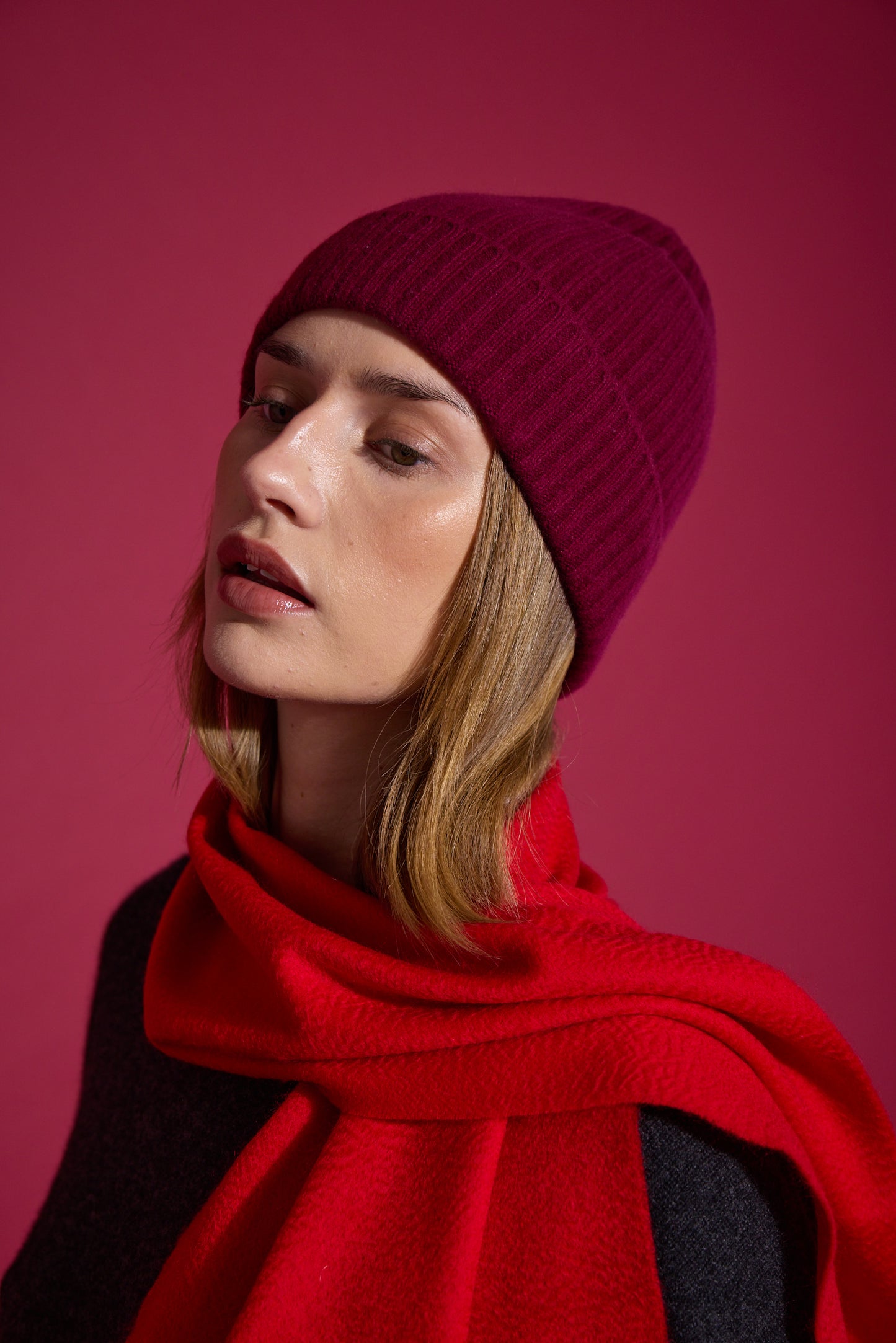 Kim 30 - Klassisk halstørklæde med frynser, 100% ren cashmere - Rød