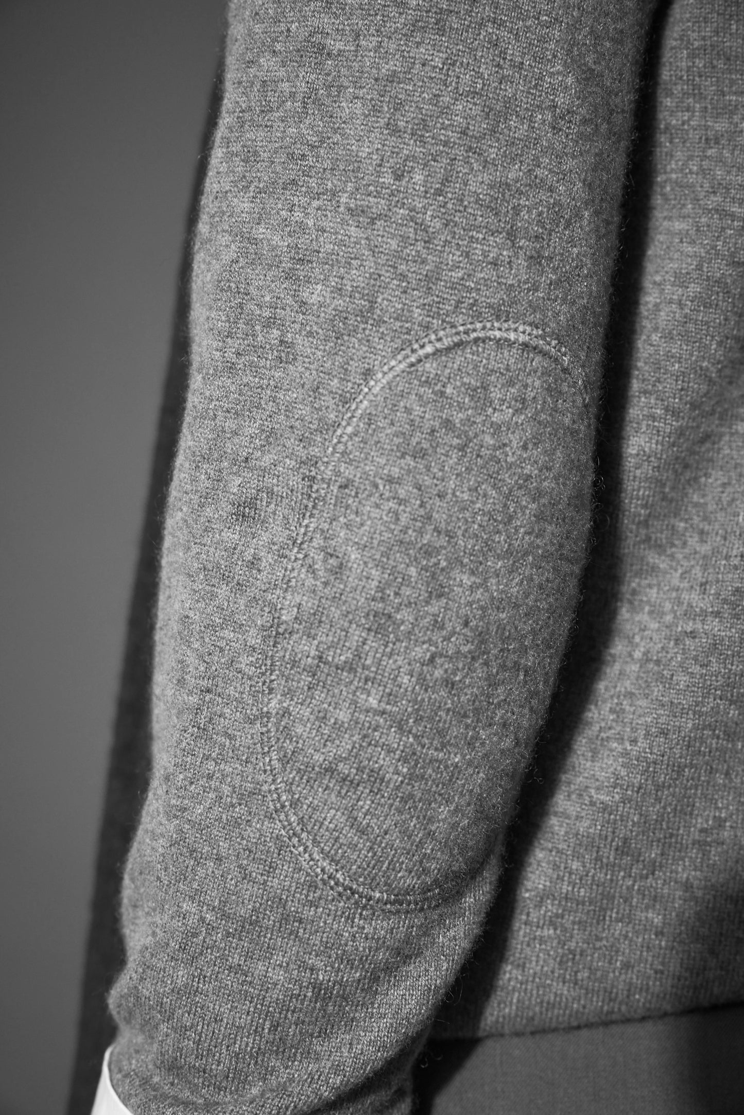 Pil - Cashmere Pullover i klassisk fit. Sort