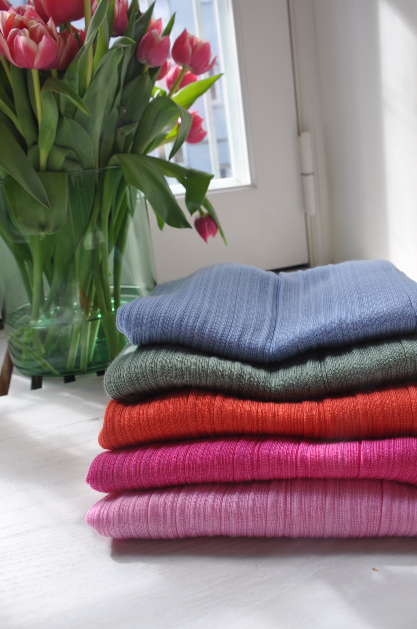 Lea - Cashmere Tee -Shocking Pink