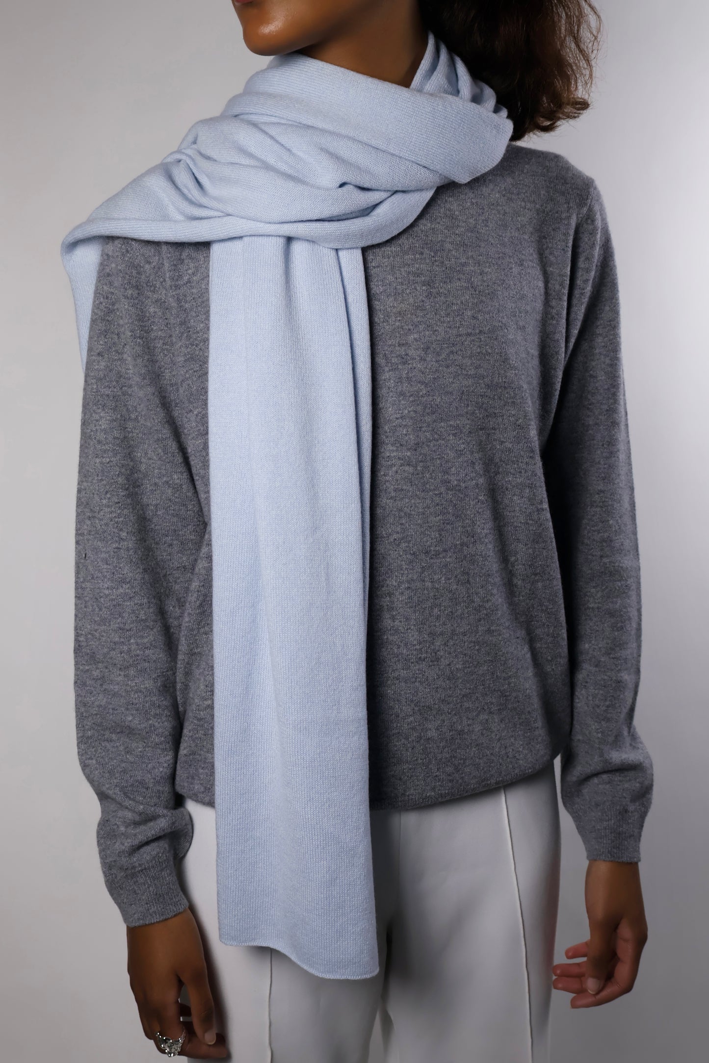 Bea stort tørklæde i cashmere Italien Lys Blå