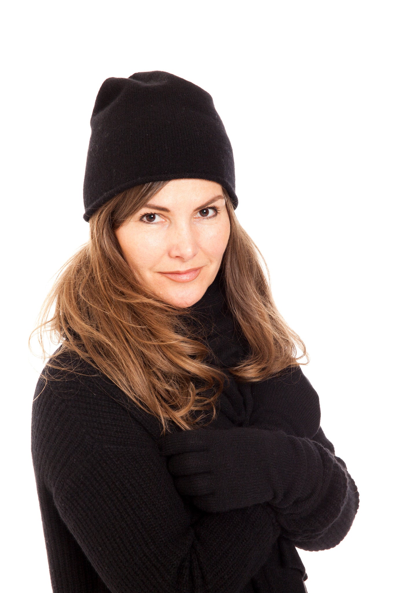 Sort beanie i ren cashmere, dansk design fra Pure Cashmere.