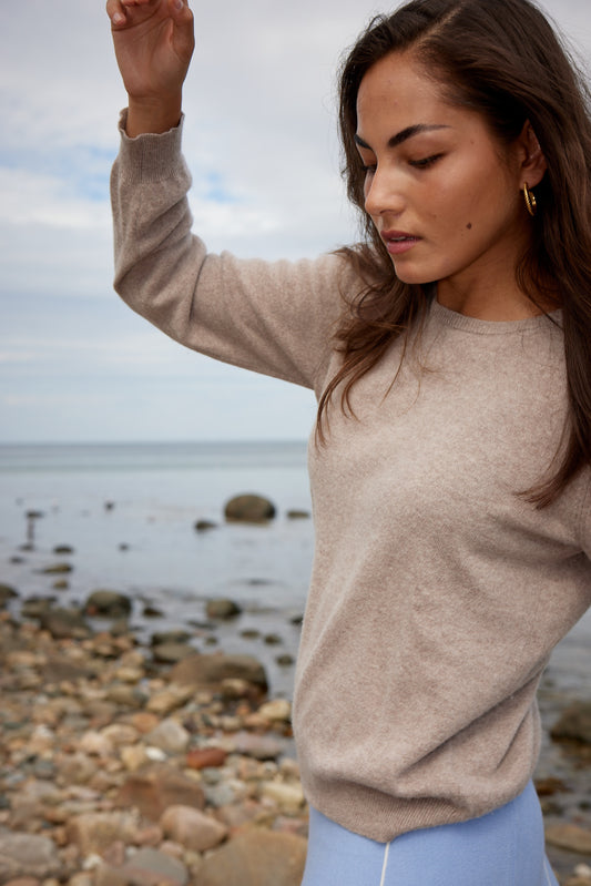 Pil - Cashmere Pullover i klassisk fit. Toast