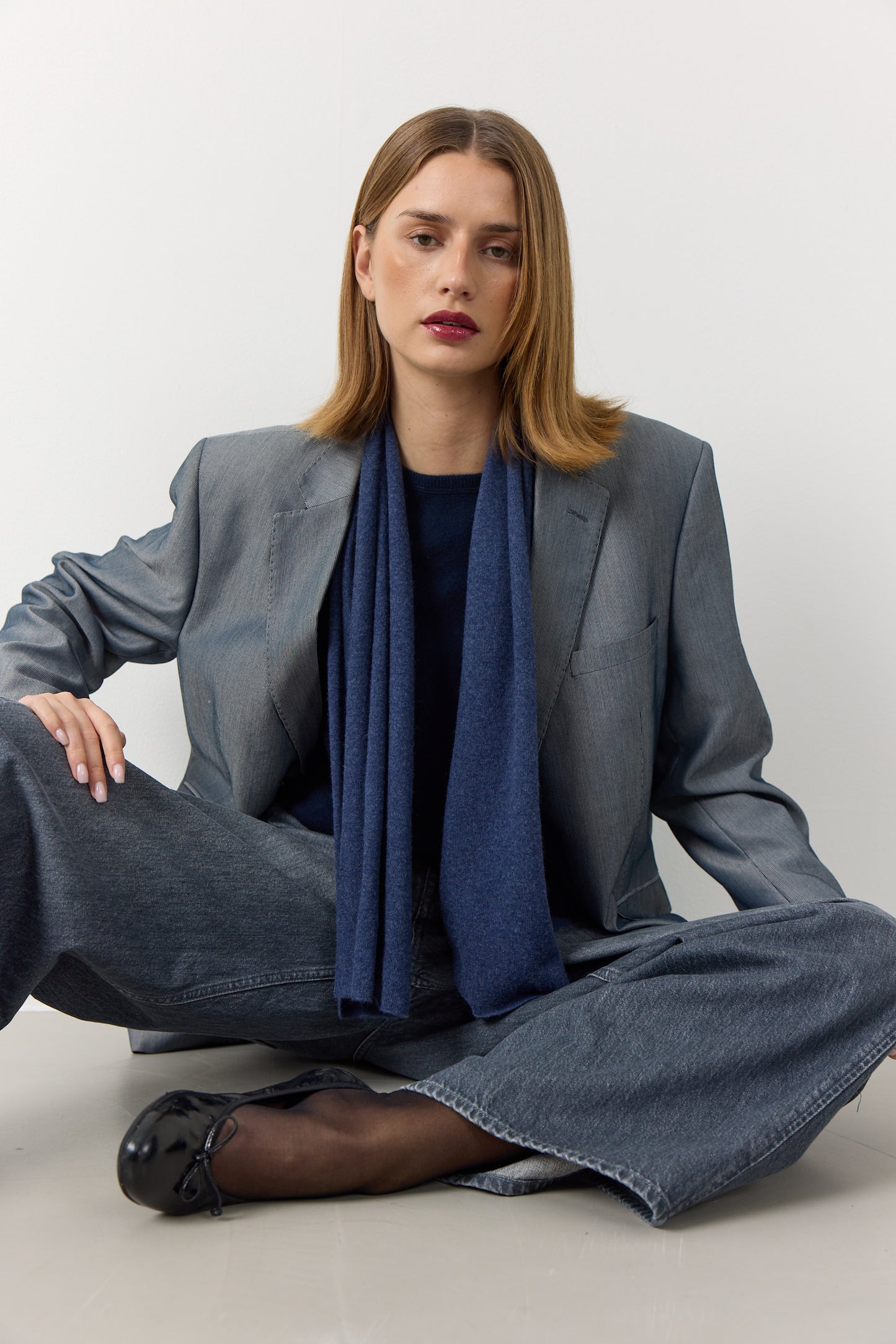 Mio - Tørklæde i cashmere -  Indigo Blå