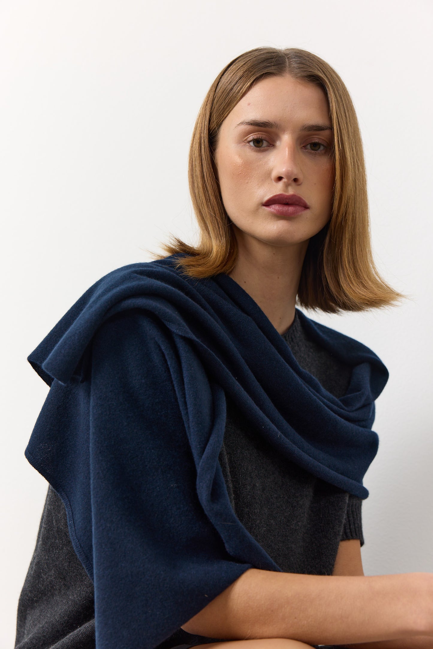 Alfa - Tørklæde i cashmere -  Dark Navy