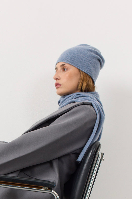 Bella - cashmere hue (beanie) - Lys Denim Blå