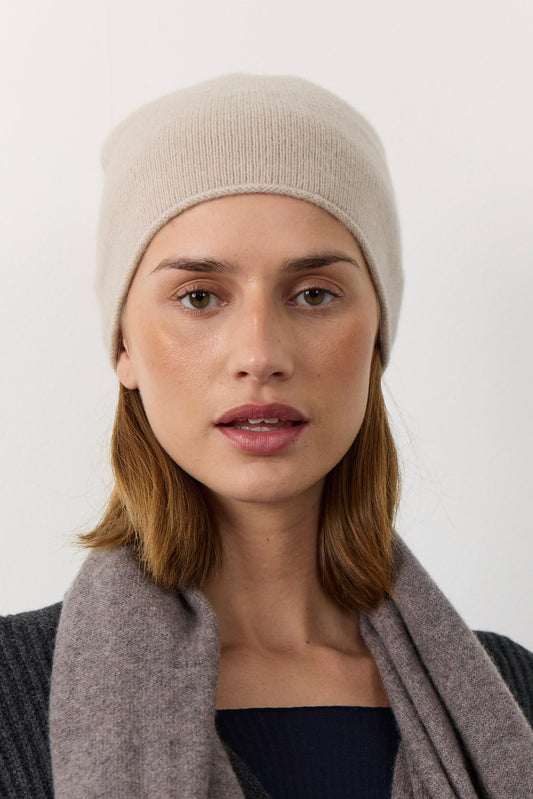 Bella - cashmere hue (beanie) - Sand