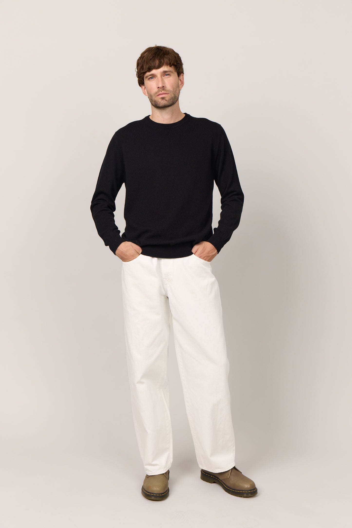 Mænd klassisk cashmere trøje med rund hals, Skotland - Sort
